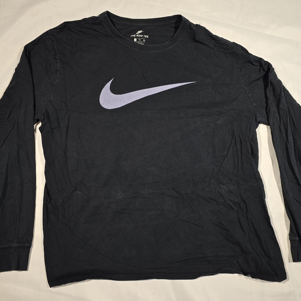 The Nike Tee Shirt Size XXL Mens Center Swoosh Black Long Sleeve